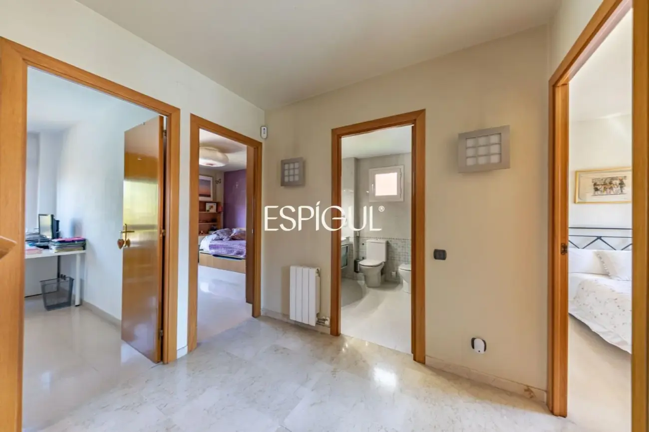 Casa pareada esquinera en Mirasol, Sant Cugat del Vallès