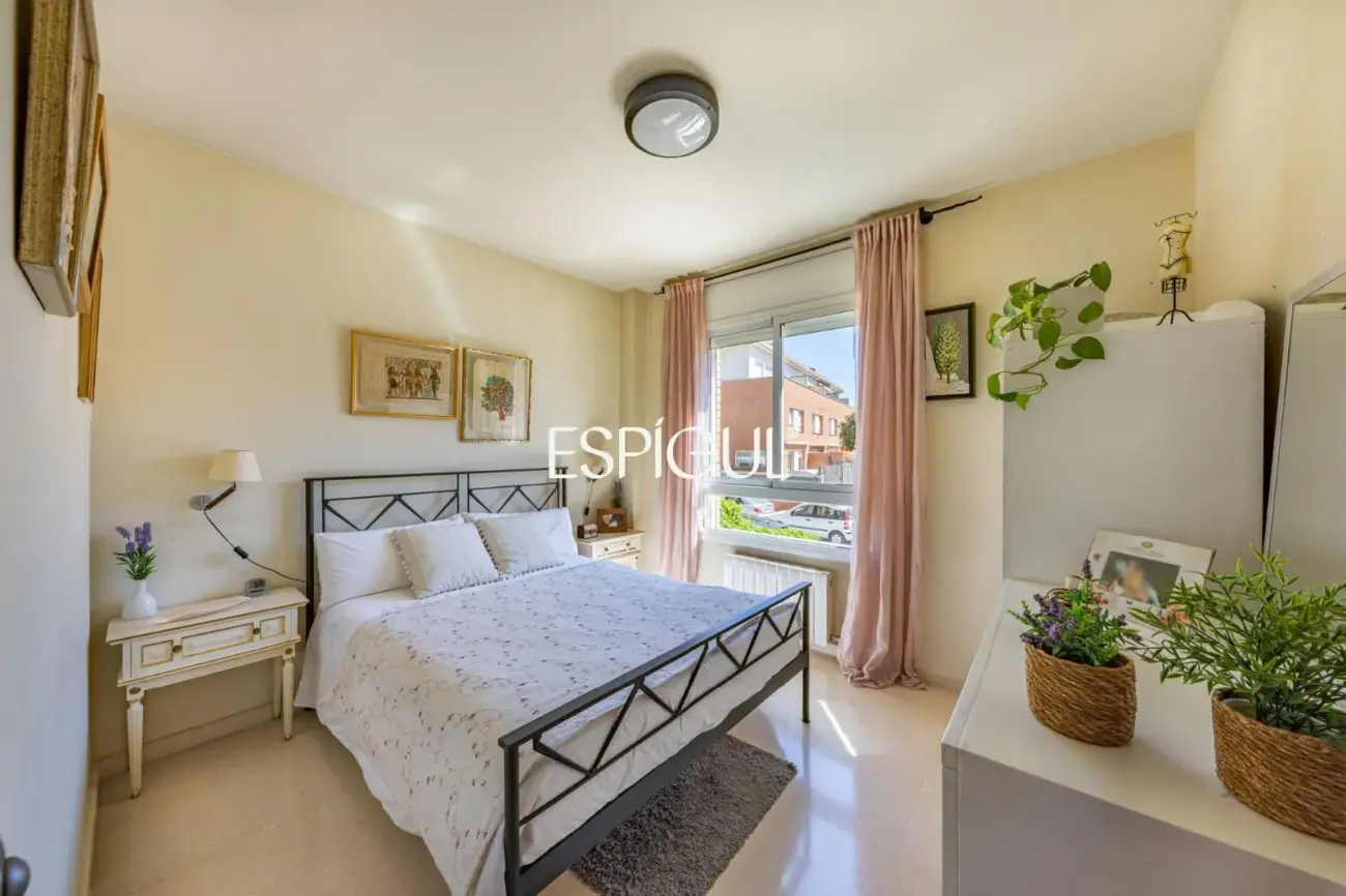Casa pareada esquinera en Mirasol, Sant Cugat del Vallès