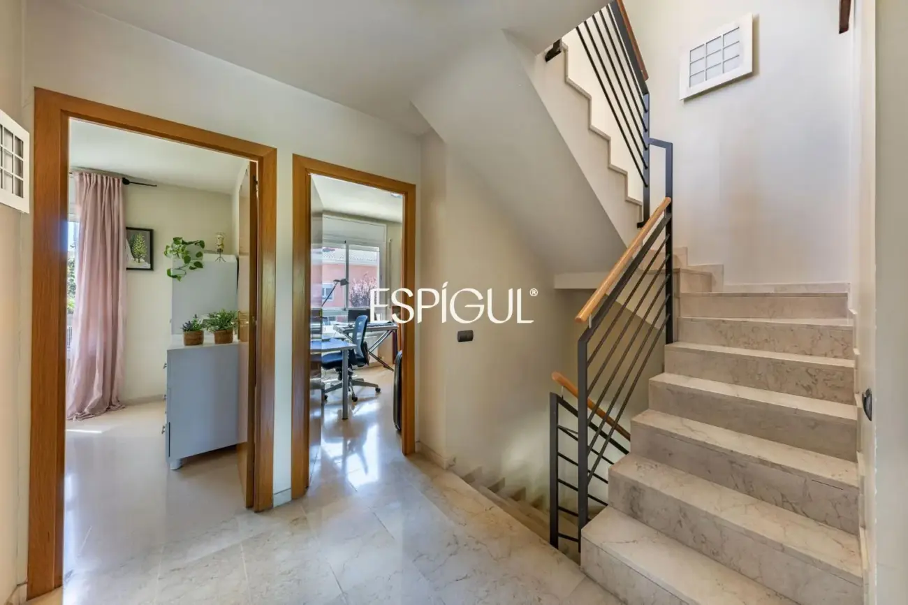 Casa pareada esquinera en Mirasol, Sant Cugat del Vallès