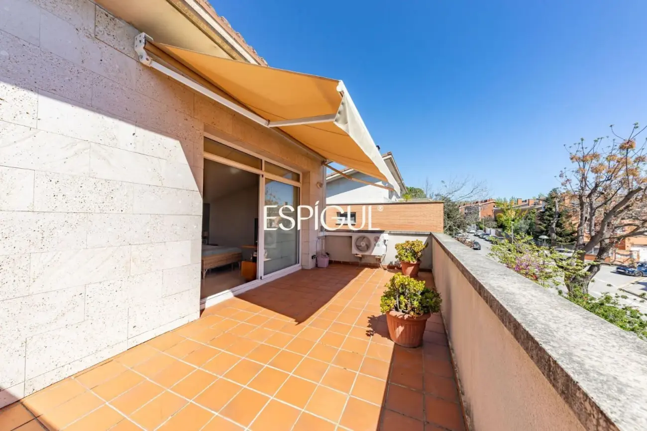 Casa pareada esquinera en Mirasol, Sant Cugat del Vallès