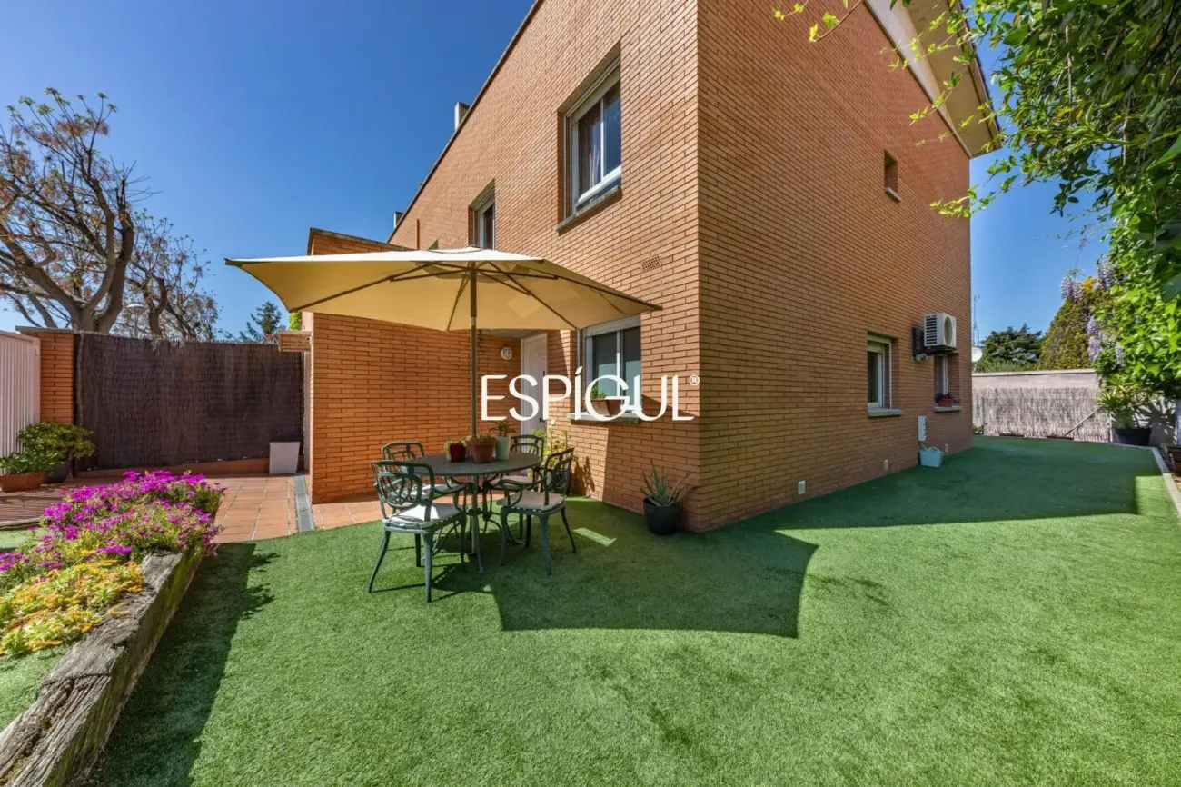 Casa pareada esquinera en Mirasol, Sant Cugat del Vallès