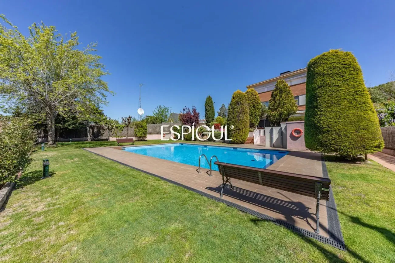 Casa pareada esquinera en Mirasol, Sant Cugat del Vallès