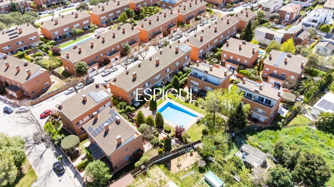 Casa pareada esquinera en Mirasol, Sant Cugat del Vallès