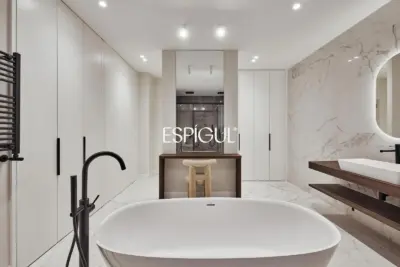 Estupendo piso en venta en Moncloa