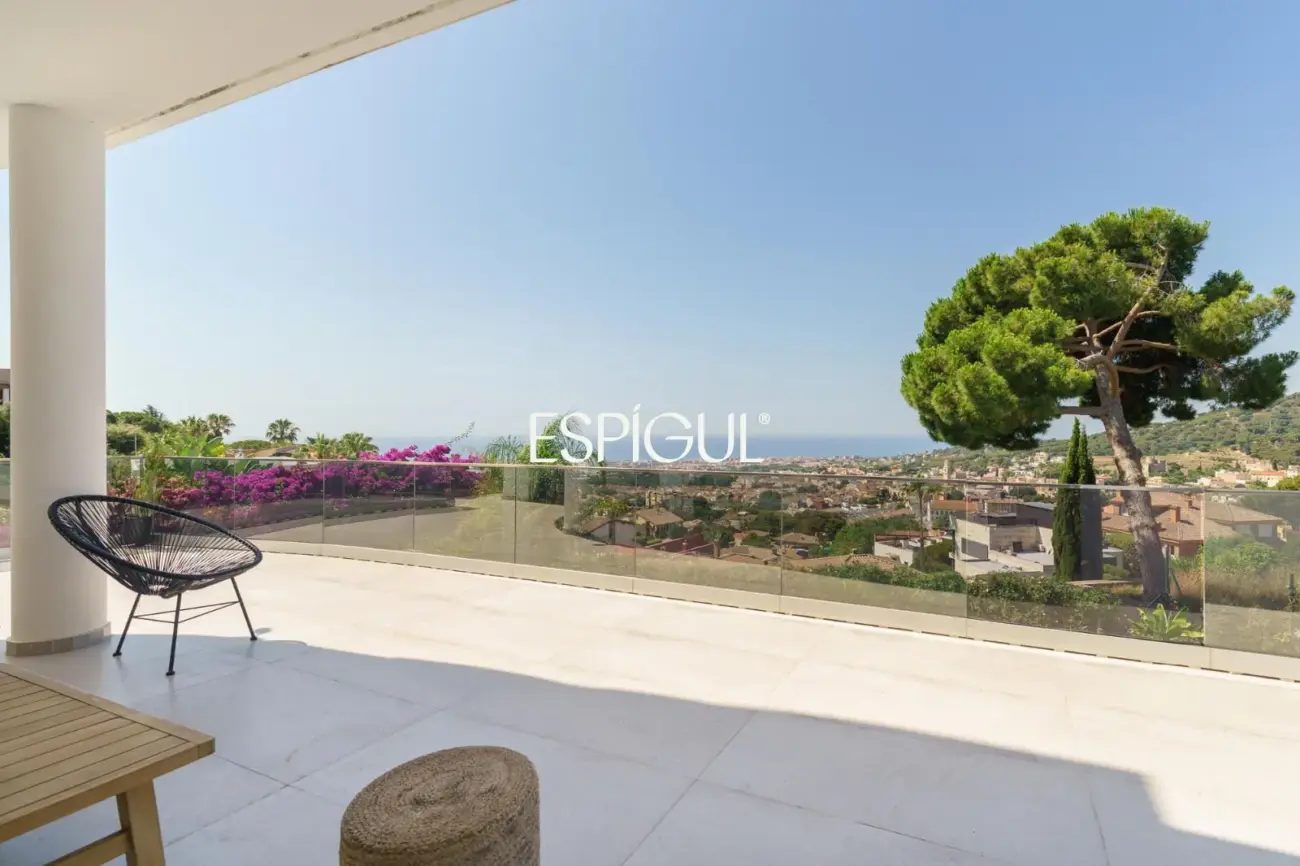 Villa de luxe exclusive avec piscine et vues spectaculaires sur la mer à Vilassar de Dalt
