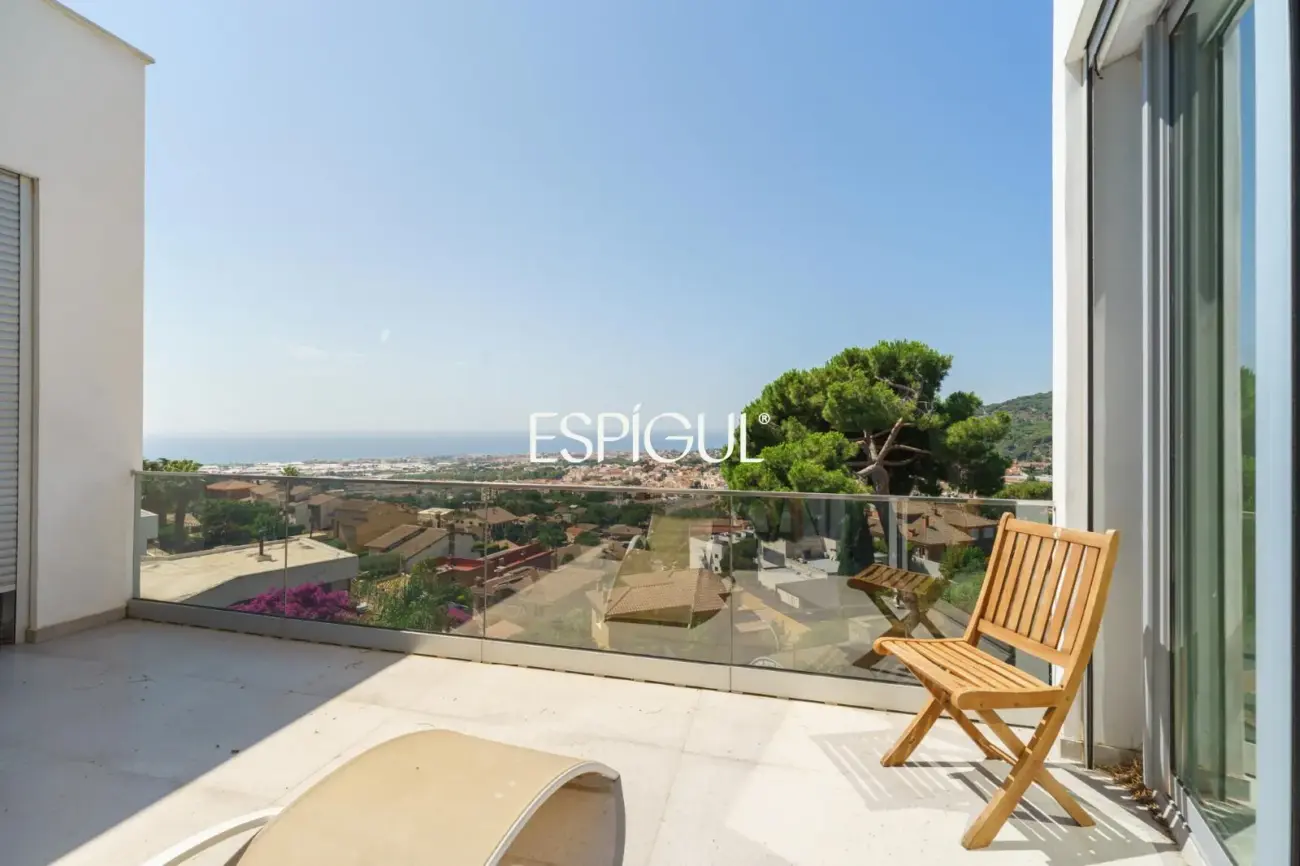 Villa de luxe exclusive avec piscine et vues spectaculaires sur la mer à Vilassar de Dalt