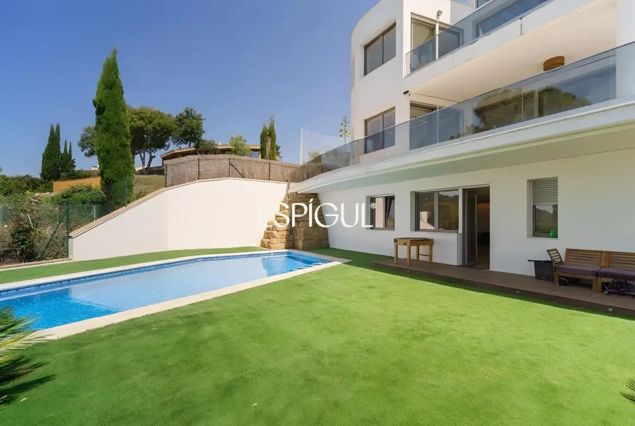 Villa de luxe exclusive avec piscine et vues spectaculaires sur la mer à Vilassar de Dalt