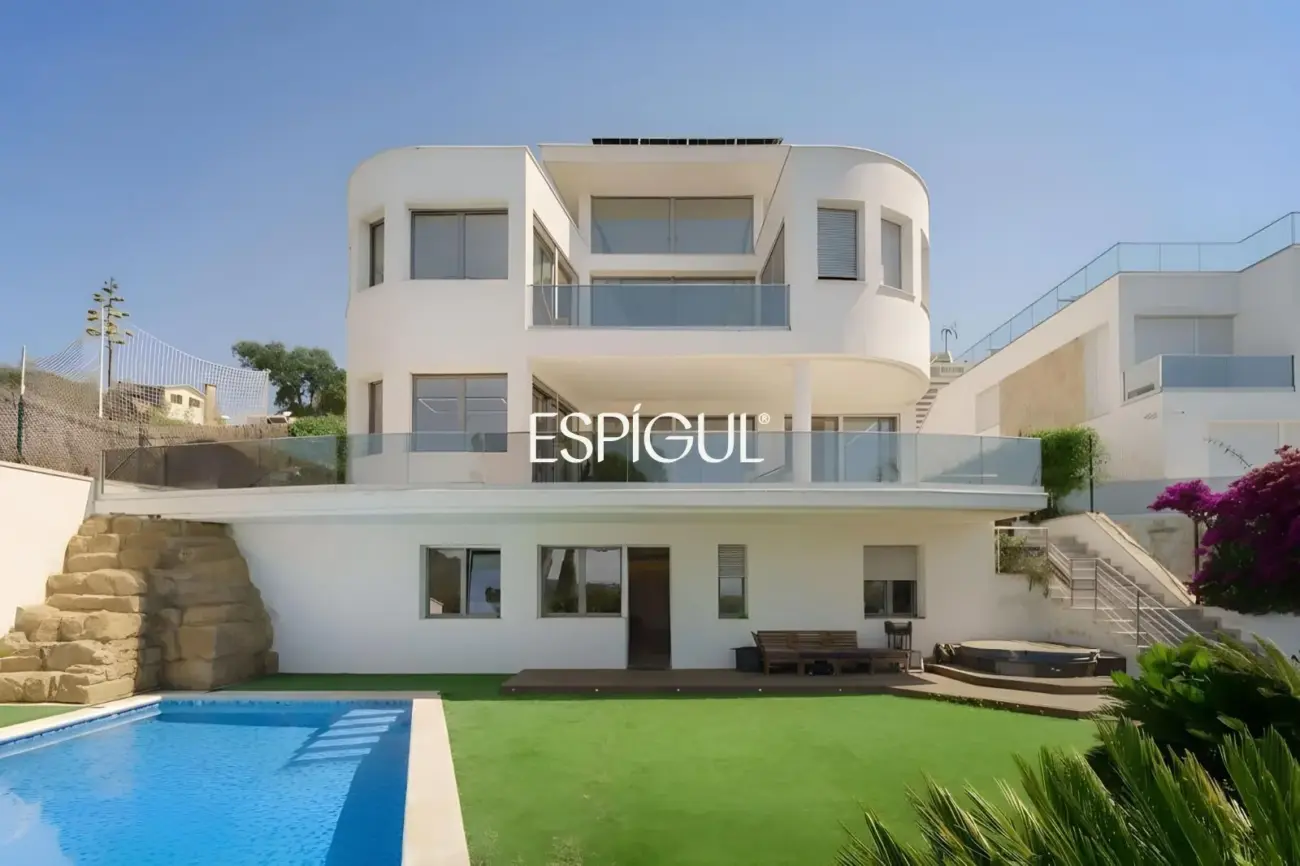 Villa de luxe exclusive avec piscine et vues spectaculaires sur la mer à Vilassar de Dalt