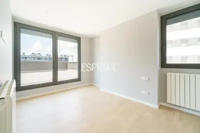 Exclusiva vivienda de obra nueva con gran terraza privada junto al puerto de Badalona