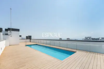 Exclusiva vivienda de obra nueva junto al puerto de Badalona, con espectacular terraza y vistas al mar