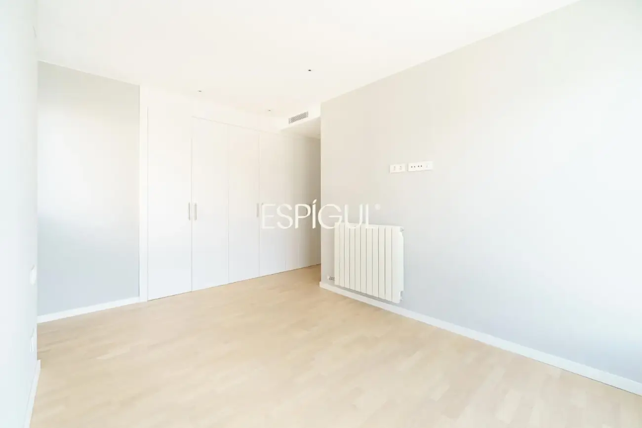 Exclusiva vivienda de obra nueva junto al puerto de Badalona, con espectacular terraza y vistas al mar