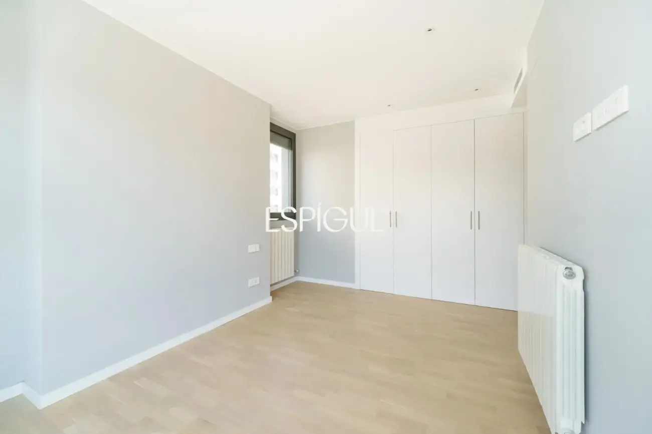 Exclusiva vivienda de obra nueva junto al puerto de Badalona, con espectacular terraza y vistas al mar