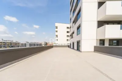 Exclusiva vivienda de obra nueva junto al puerto de Badalona, con espectacular terraza y vistas al mar