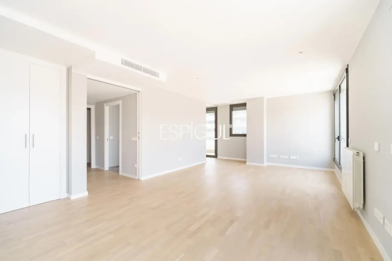 Exclusiva vivienda de obra nueva junto al puerto de Badalona, con espectacular terraza y vistas al mar