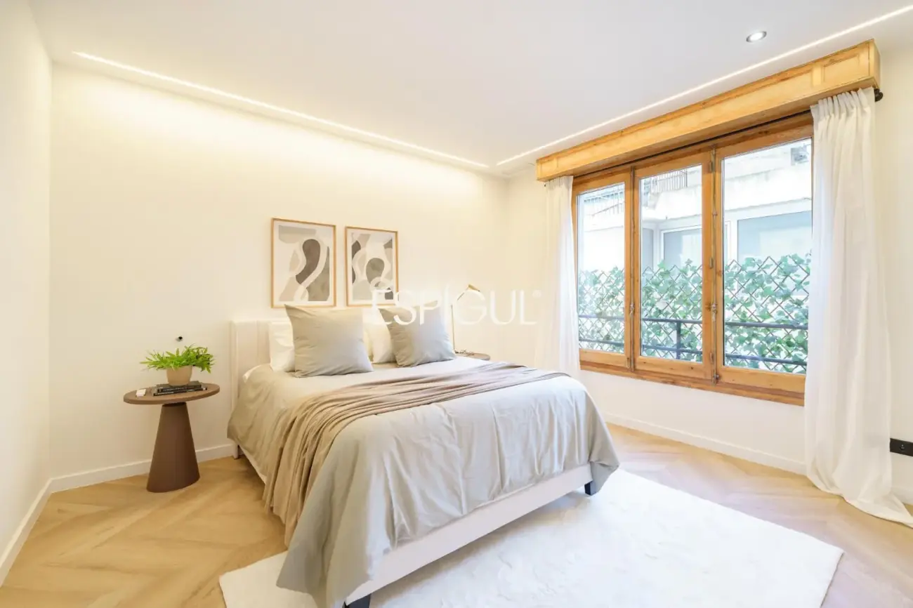 Exclusive Renovated Property for Sale on Carrer de Muntaner
