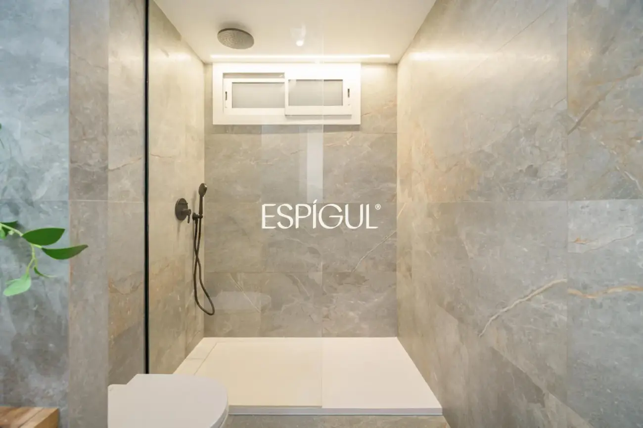 Exclusive Renovated Property for Sale on Carrer de Muntaner