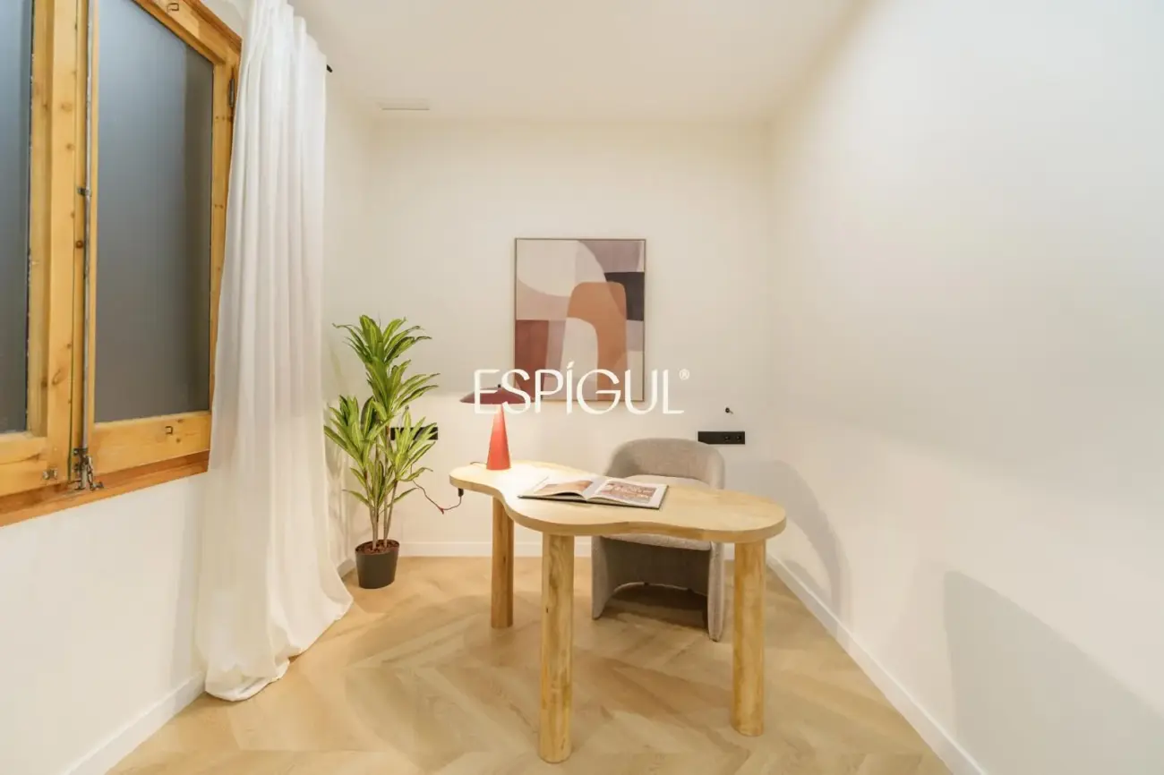 Exclusive Renovated Property for Sale on Carrer de Muntaner