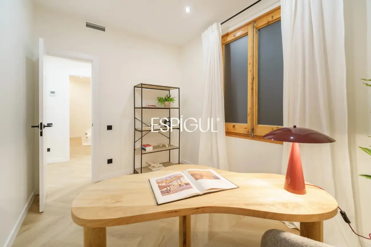 Exclusive Renovated Property for Sale on Carrer de Muntaner
