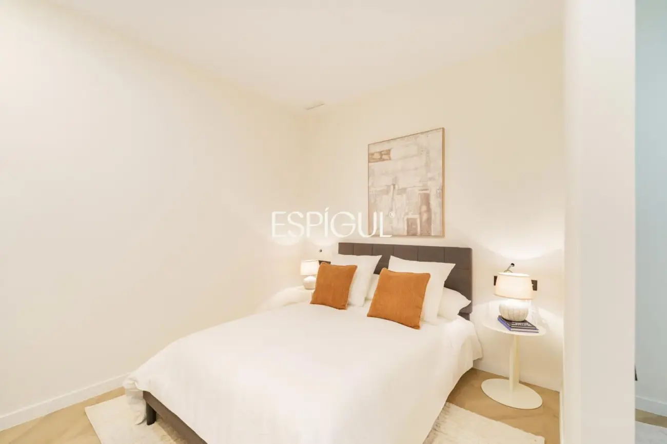Exclusive Renovated Property for Sale on Carrer de Muntaner