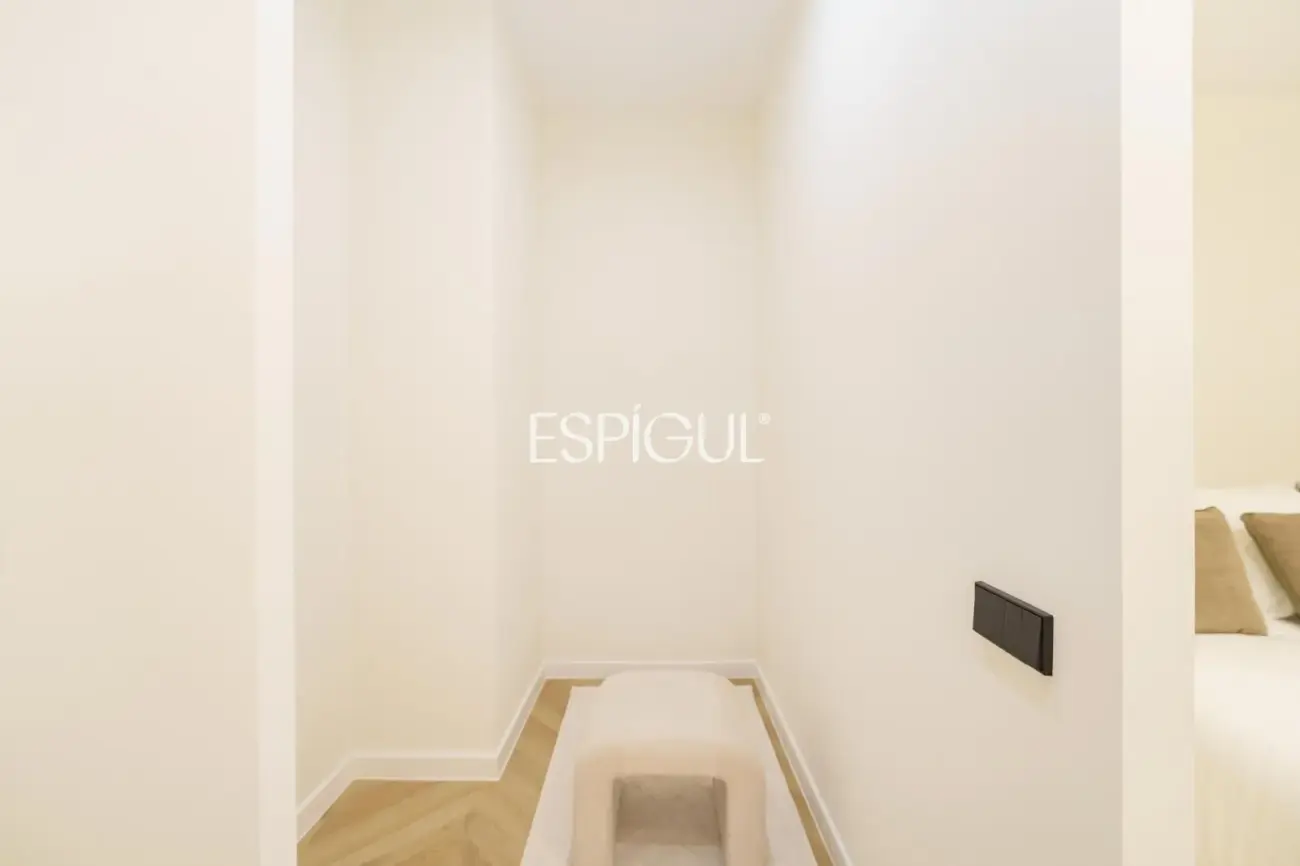 Exclusive Renovated Property for Sale on Carrer de Muntaner