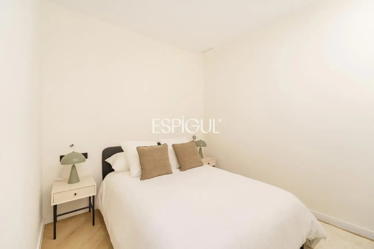 Exclusive Renovated Property for Sale on Carrer de Muntaner