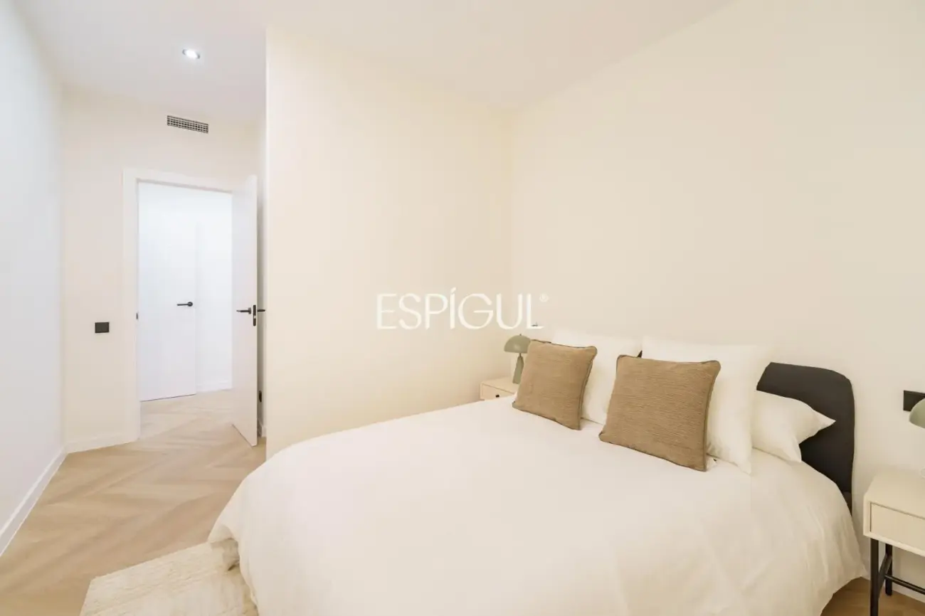 Exclusive Renovated Property for Sale on Carrer de Muntaner
