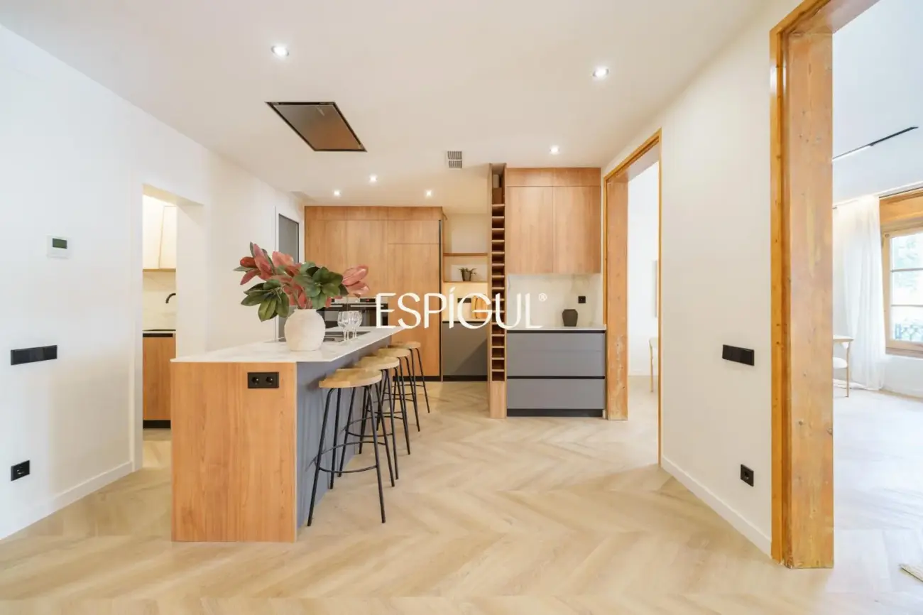 Exclusive Renovated Property for Sale on Carrer de Muntaner