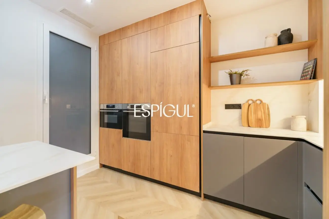 Exclusive Renovated Property for Sale on Carrer de Muntaner