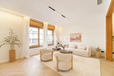 Exclusive Renovated Property for Sale on Carrer de Muntaner