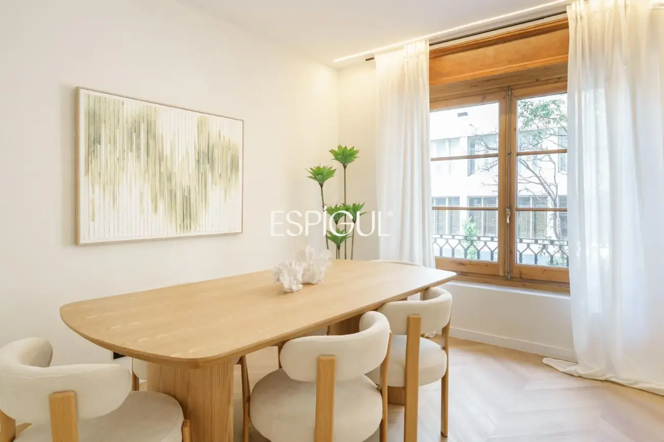 Exclusive Renovated Property for Sale on Carrer de Muntaner