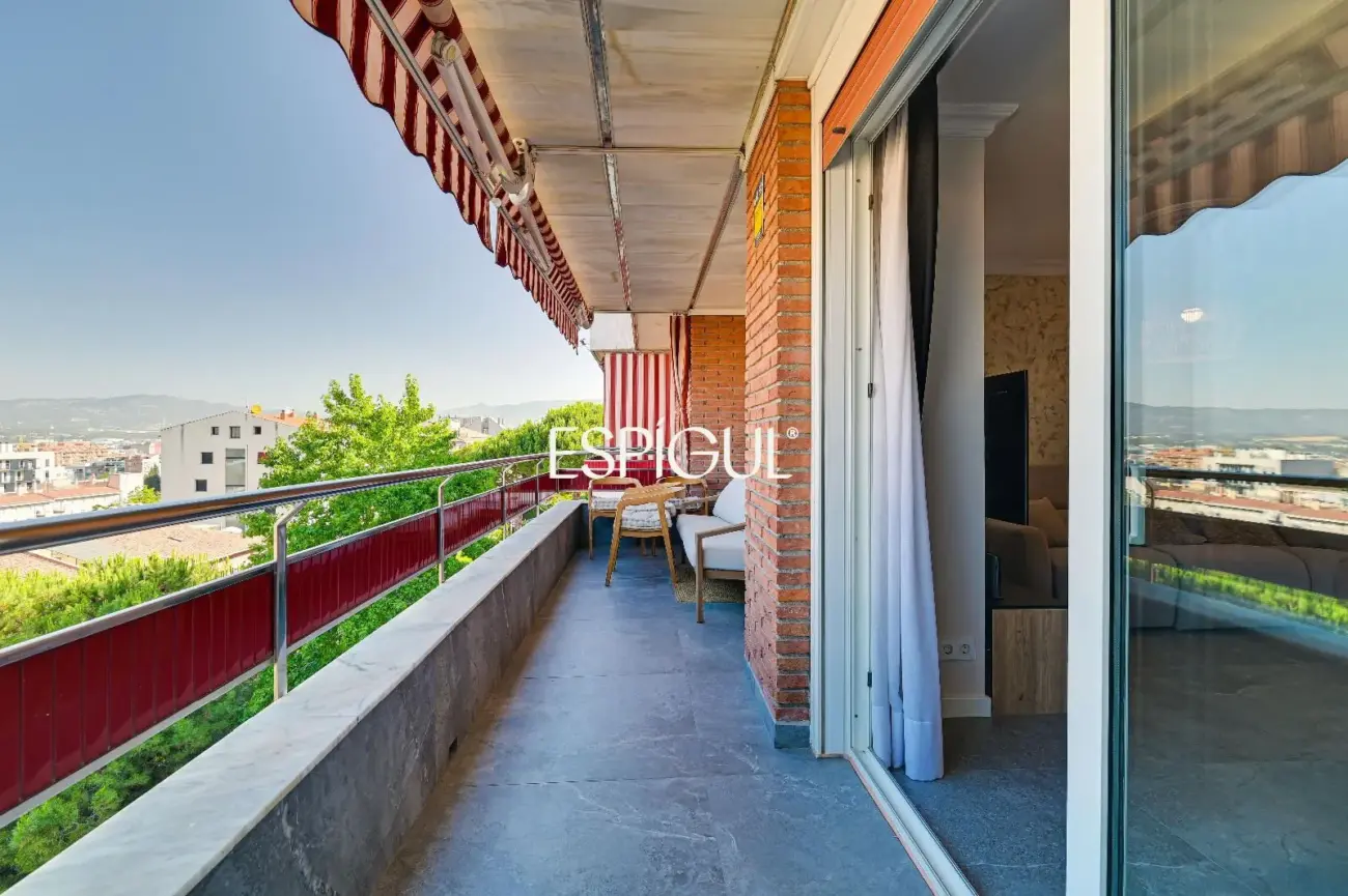 Exclusivo ático dúplex de diseño con terrazas panorámicas en la Font Verda de Granollers