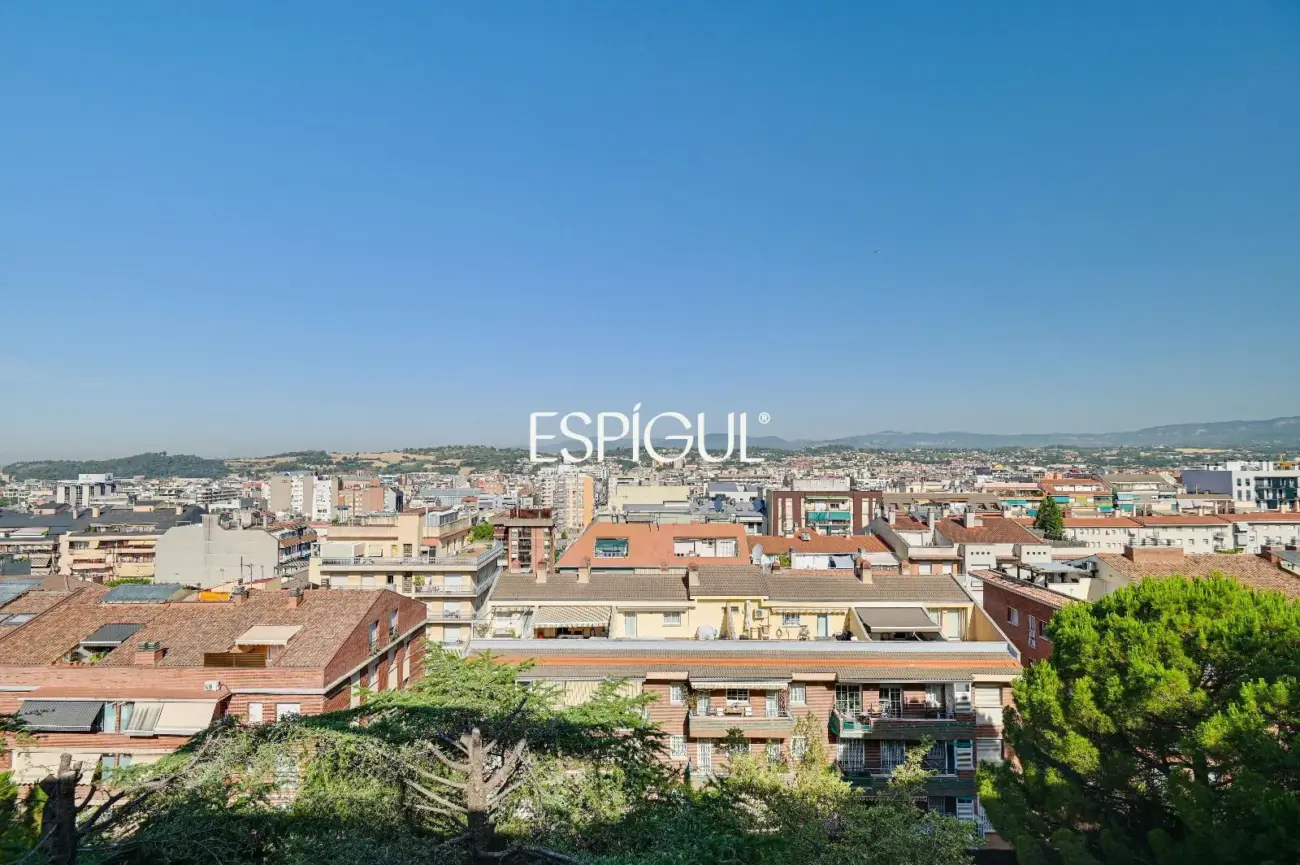Exclusivo ático dúplex de diseño con terrazas panorámicas en la Font Verda de Granollers