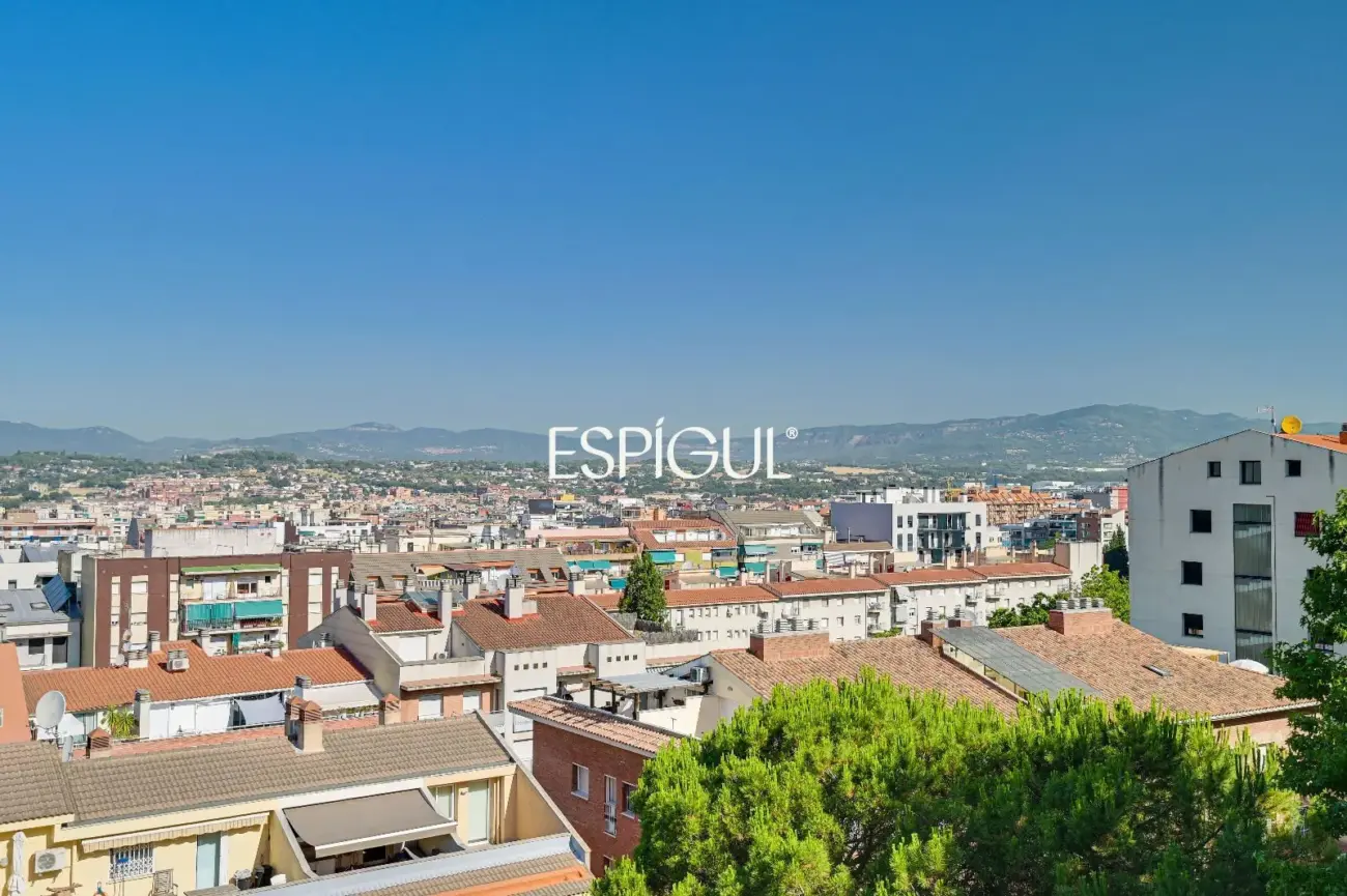 Exclusivo ático dúplex de diseño con terrazas panorámicas en la Font Verda de Granollers