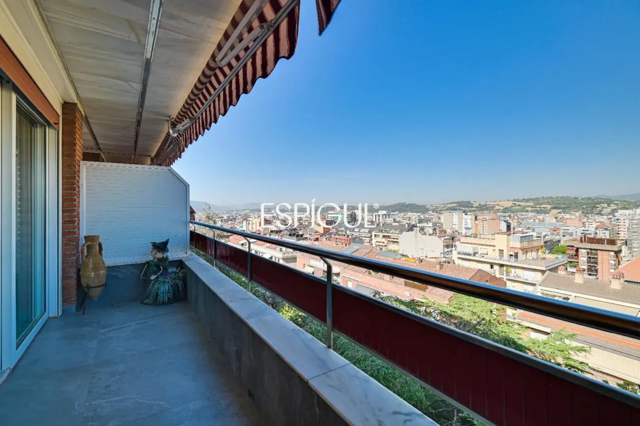 Exclusivo ático dúplex de diseño con terrazas panorámicas en la Font Verda de Granollers