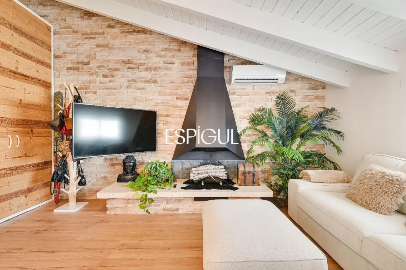 Exclusivo ático dúplex de diseño con terrazas panorámicas en la Font Verda de Granollers