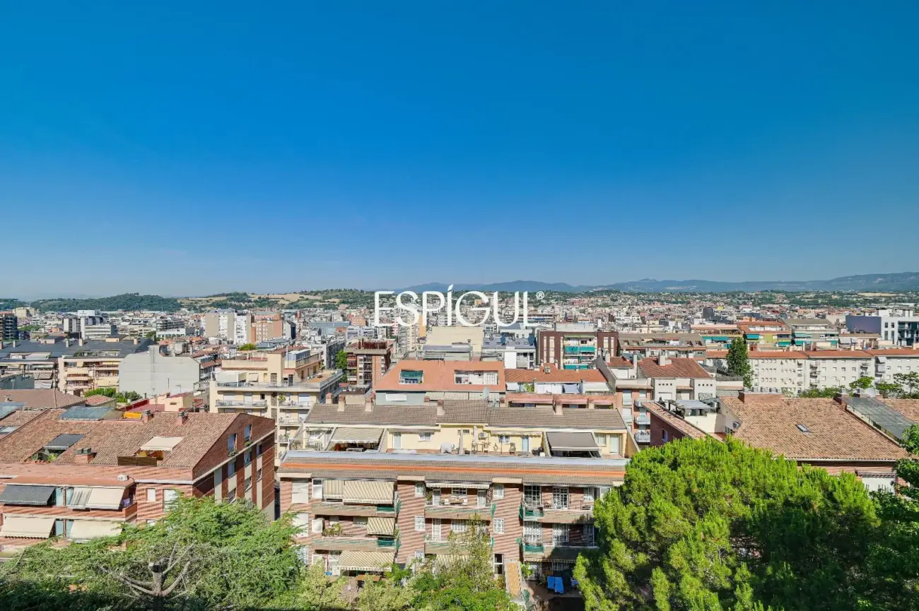 Exclusivo ático dúplex de diseño con terrazas panorámicas en la Font Verda de Granollers