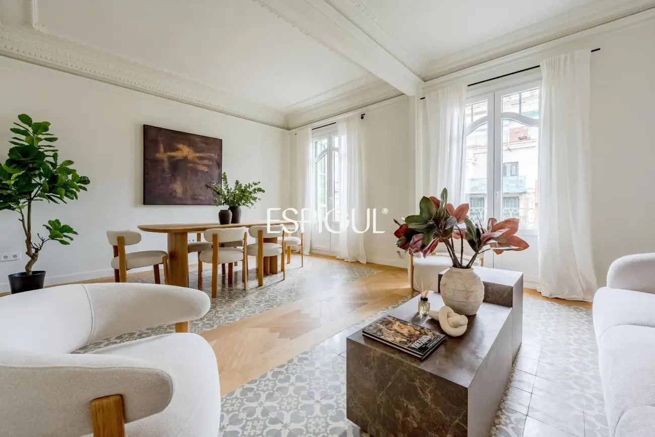 Exclusivo piso en venta reformado en Calle Rosselló, la Dreta de l’Eixample