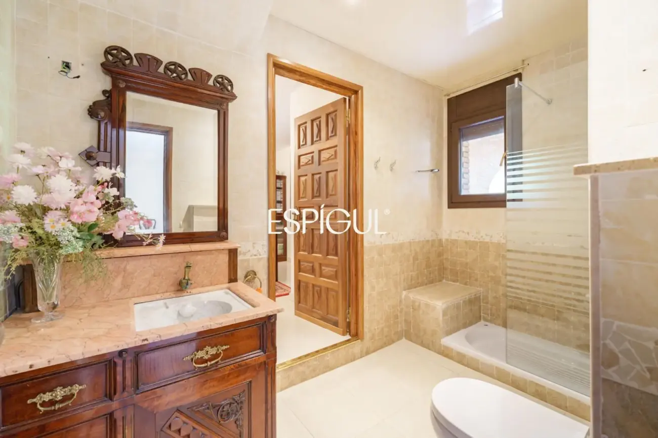 Stunning house for sale with a private pool in Valldoreix, Sant Cugat del Vallès