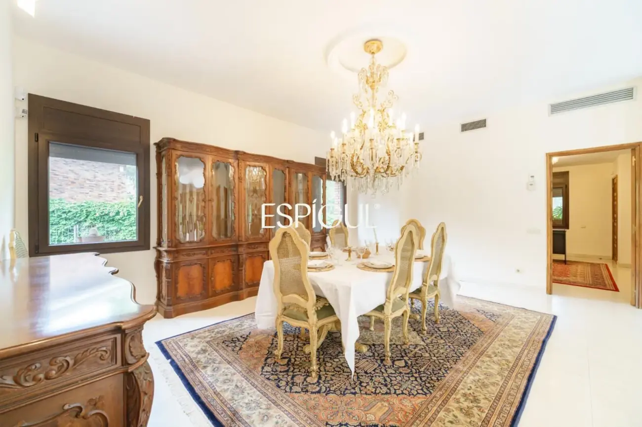 Stunning house for sale with a private pool in Valldoreix, Sant Cugat del Vallès
