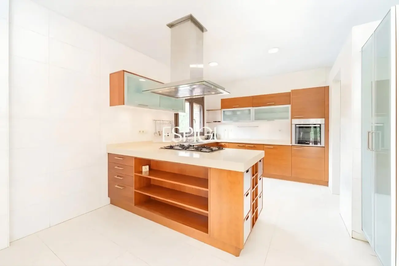 Stunning house for sale with a private pool in Valldoreix, Sant Cugat del Vallès