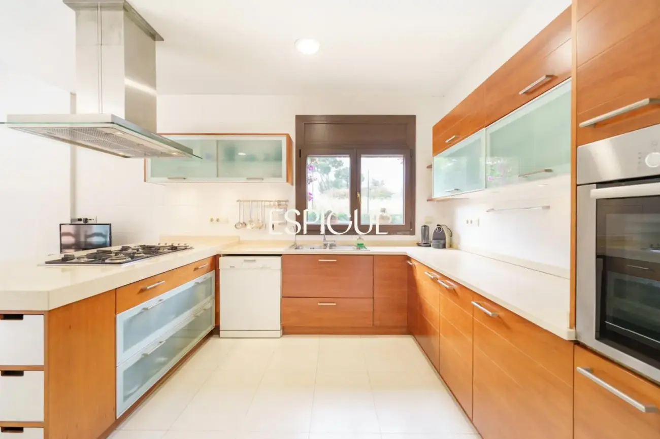 Stunning house for sale with a private pool in Valldoreix, Sant Cugat del Vallès