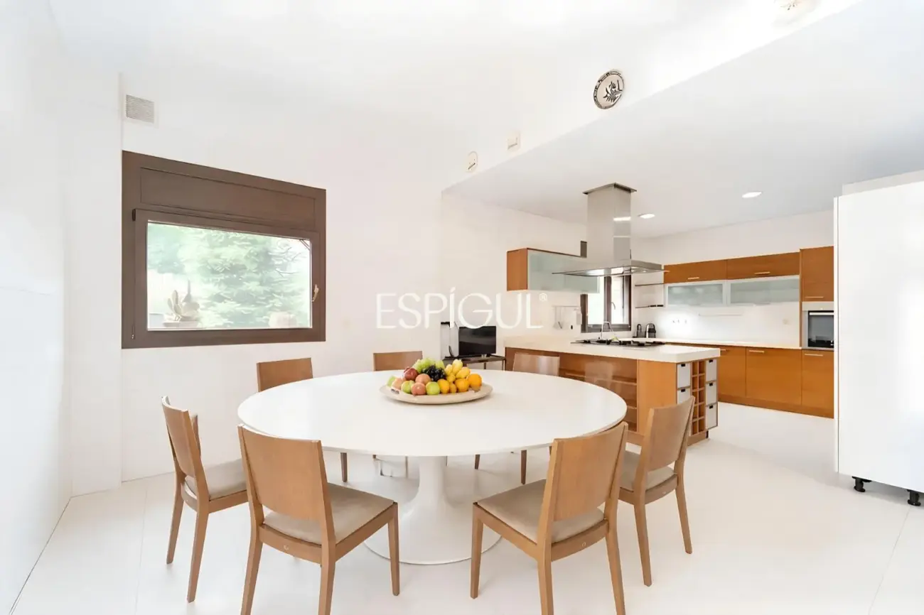 Stunning house for sale with a private pool in Valldoreix, Sant Cugat del Vallès