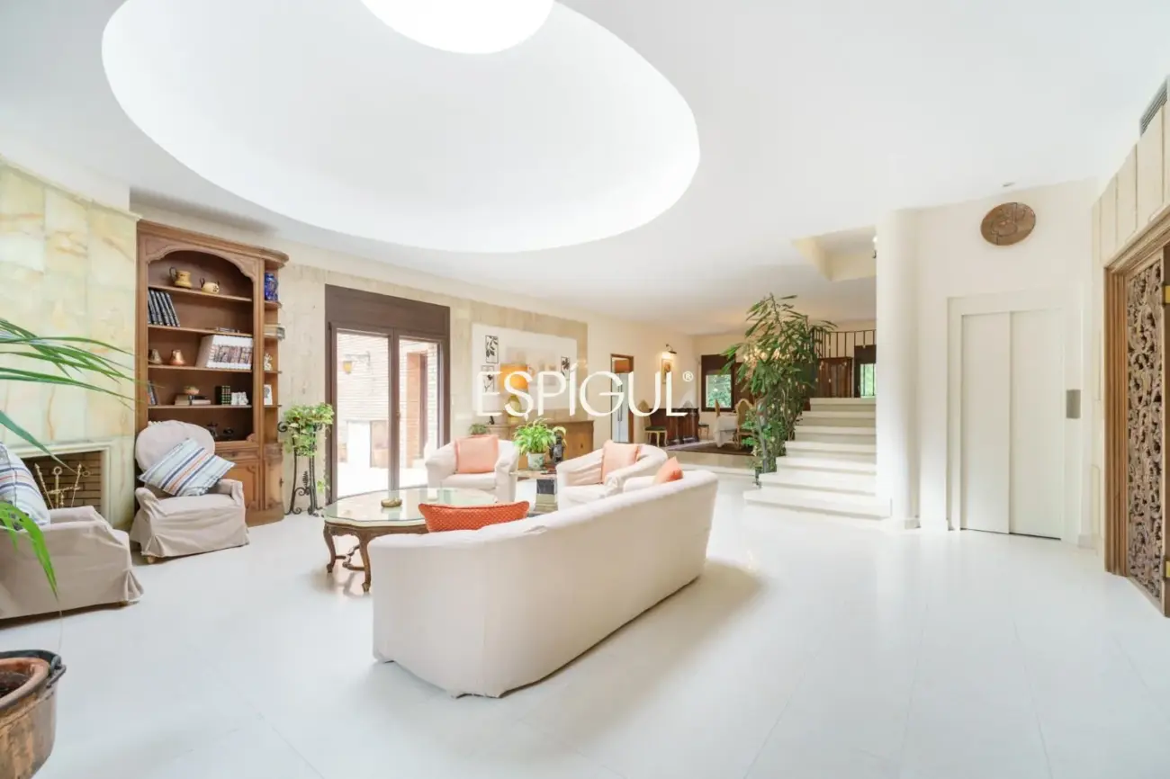 Stunning house for sale with a private pool in Valldoreix, Sant Cugat del Vallès