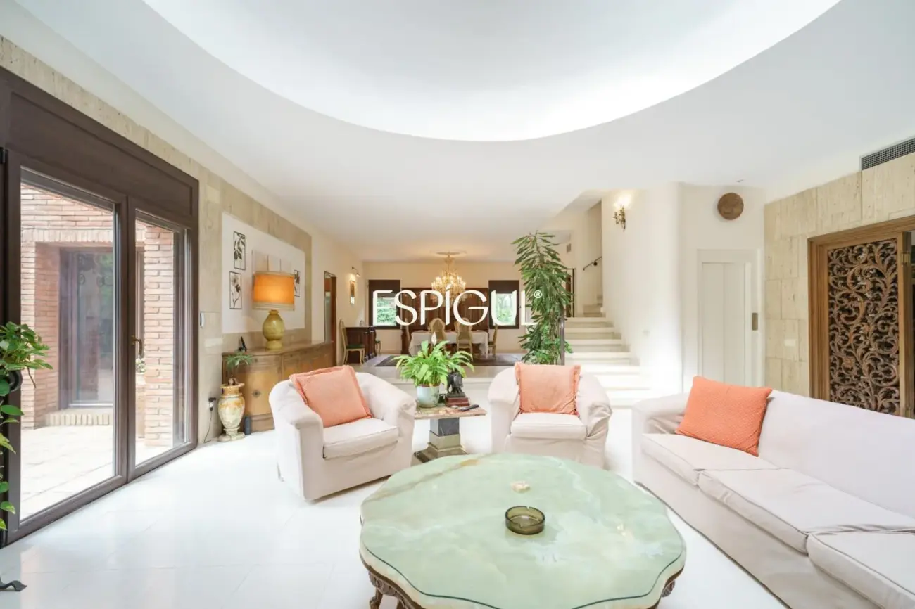 Stunning house for sale with a private pool in Valldoreix, Sant Cugat del Vallès