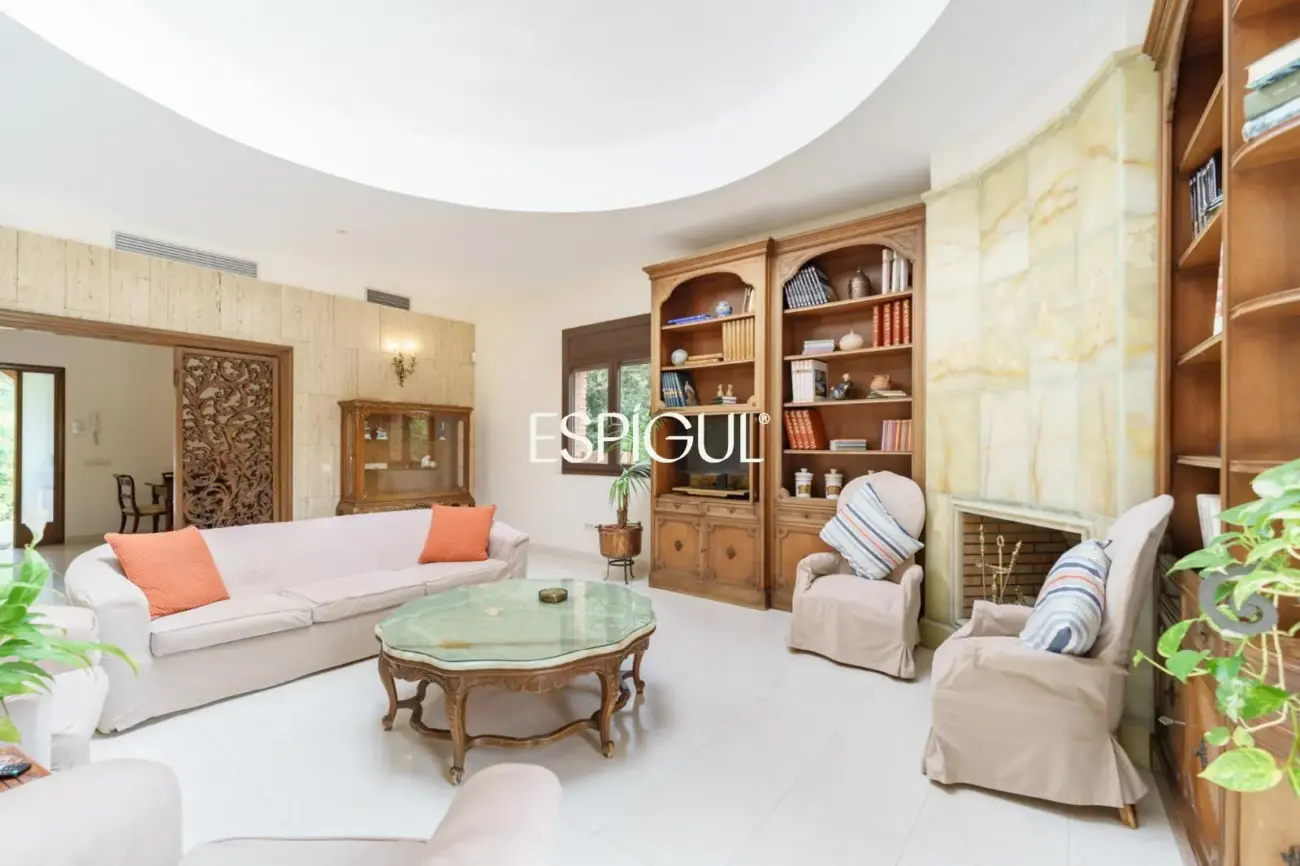Stunning house for sale with a private pool in Valldoreix, Sant Cugat del Vallès