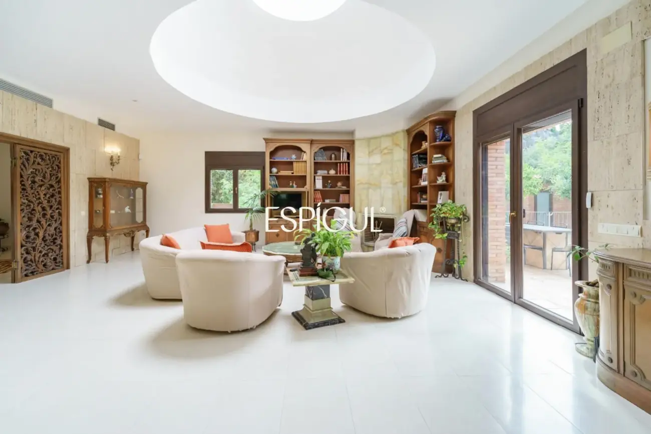 Stunning house for sale with a private pool in Valldoreix, Sant Cugat del Vallès