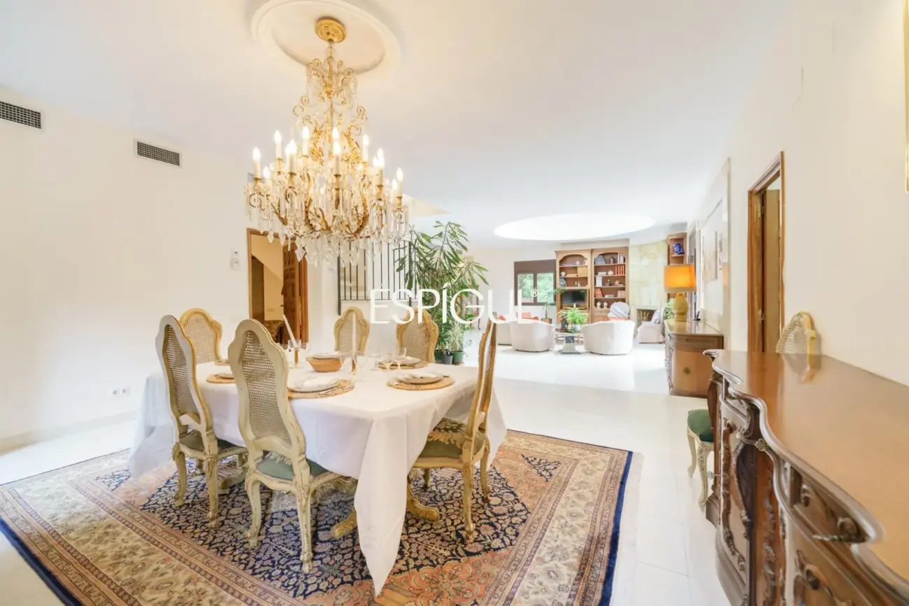 Stunning house for sale with a private pool in Valldoreix, Sant Cugat del Vallès