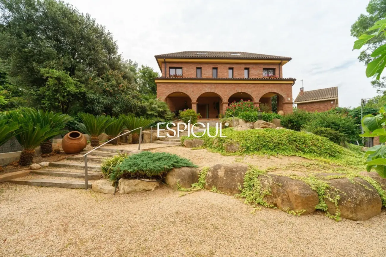 Stunning house for sale with a private pool in Valldoreix, Sant Cugat del Vallès