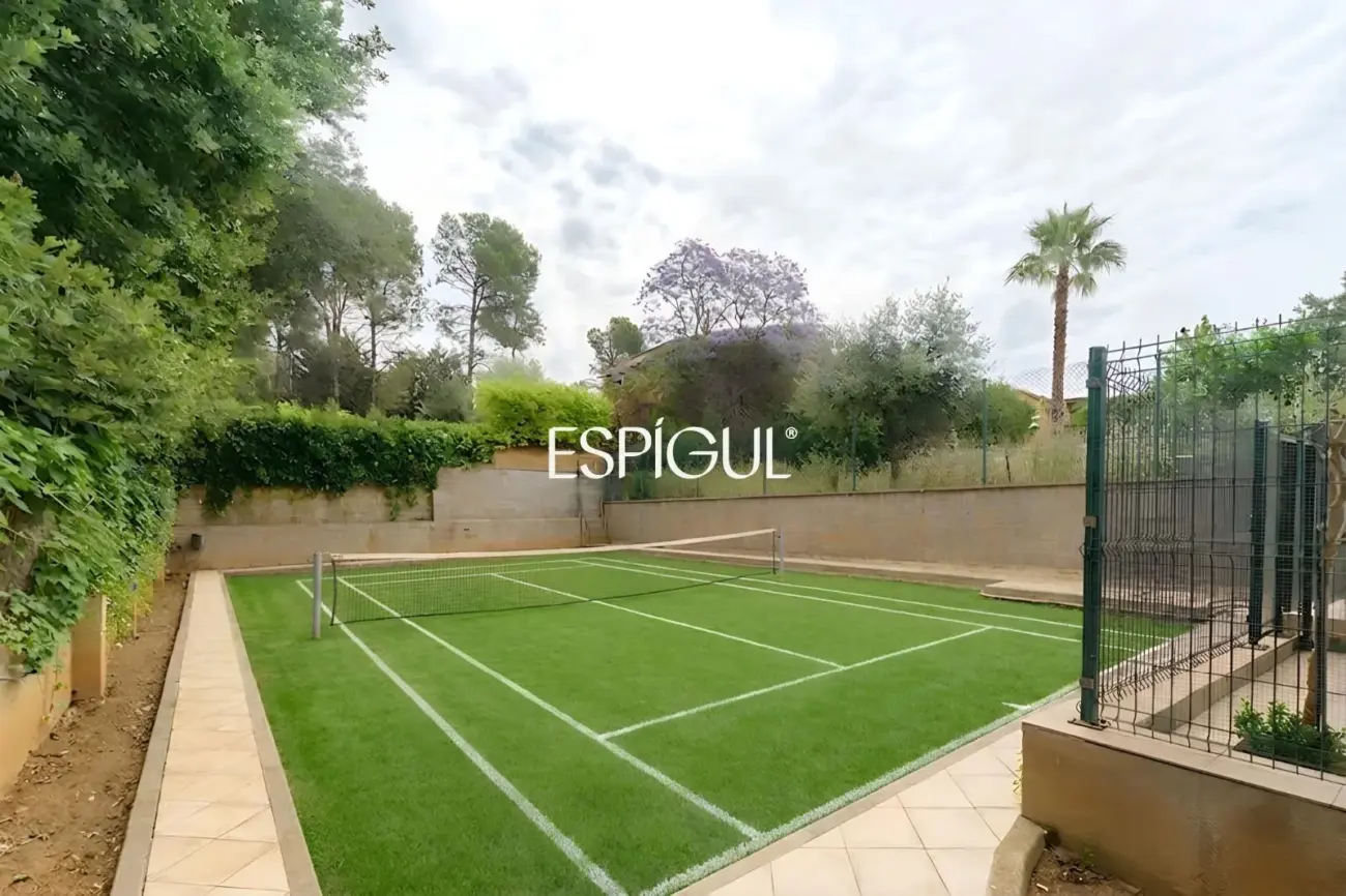 Stunning house for sale with a private pool in Valldoreix, Sant Cugat del Vallès