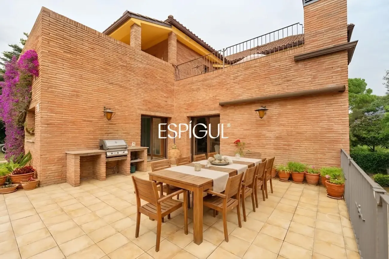 Stunning house for sale with a private pool in Valldoreix, Sant Cugat del Vallès